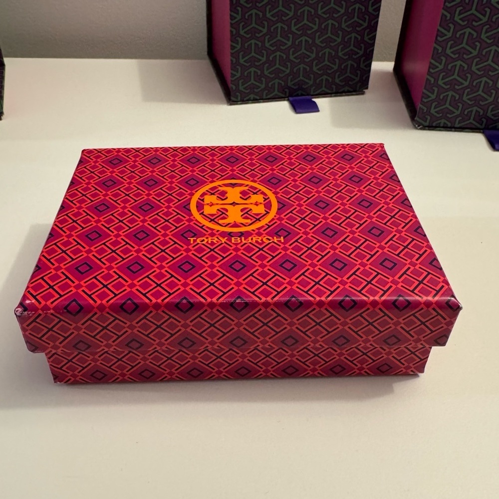 Five Small Tory Burch Boxes - Picture 3 of 9